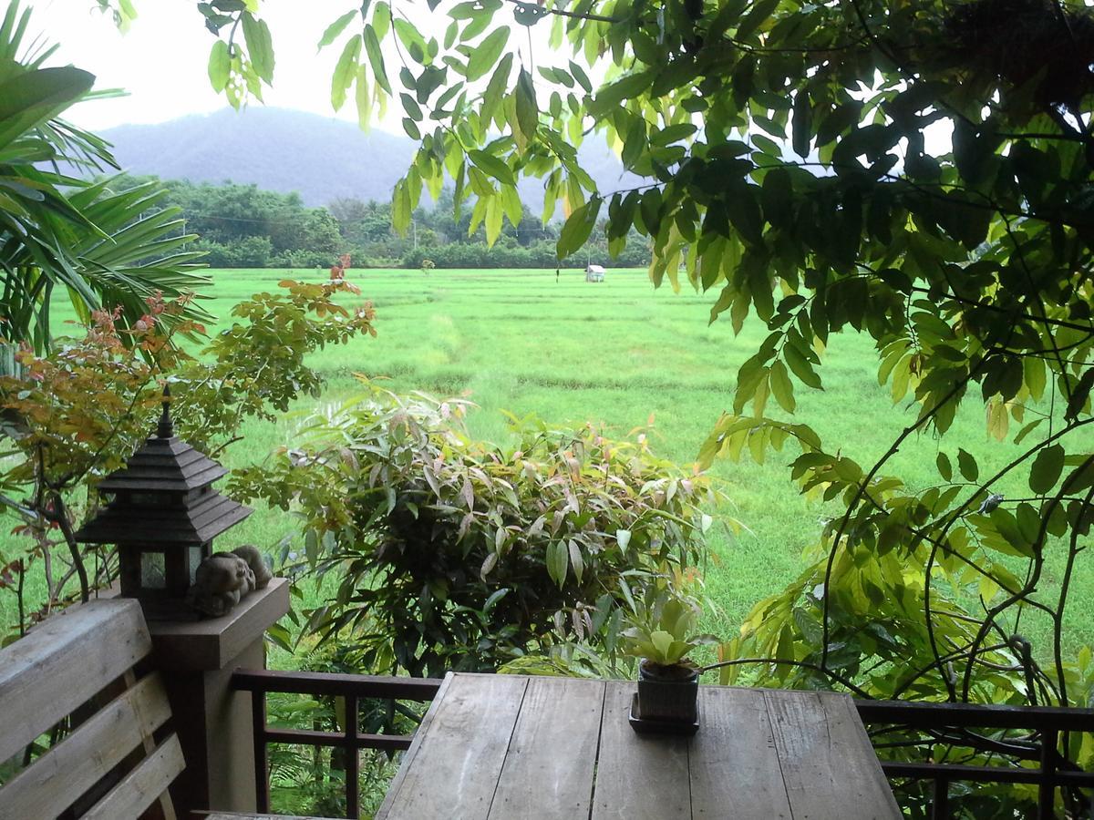 Jamjuree Garden Bed & Breakfast Ban Thung Ma Nieo Exterior photo