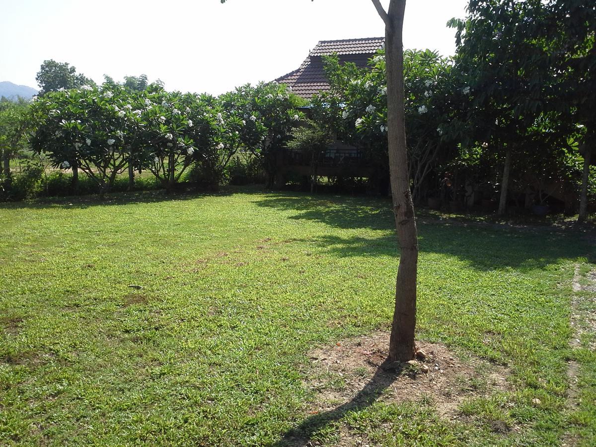 Jamjuree Garden Bed & Breakfast Ban Thung Ma Nieo Exterior photo